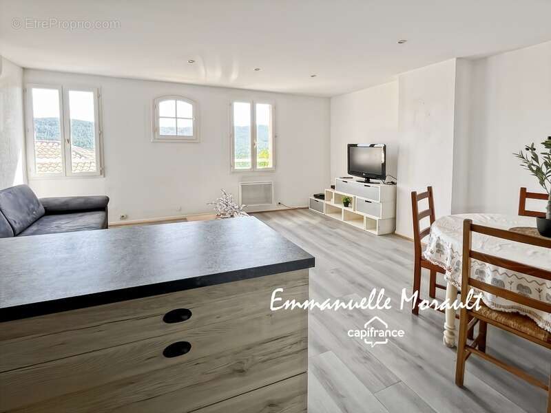 Appartement à vendre 2 pièces BAGNOLS EN FORET (83) - photo 3