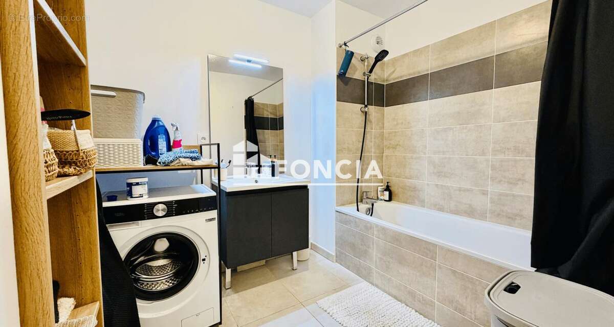 Appartement t3 residence recente et securisee - secteur calme proche centre ville - cogolin - photo 6