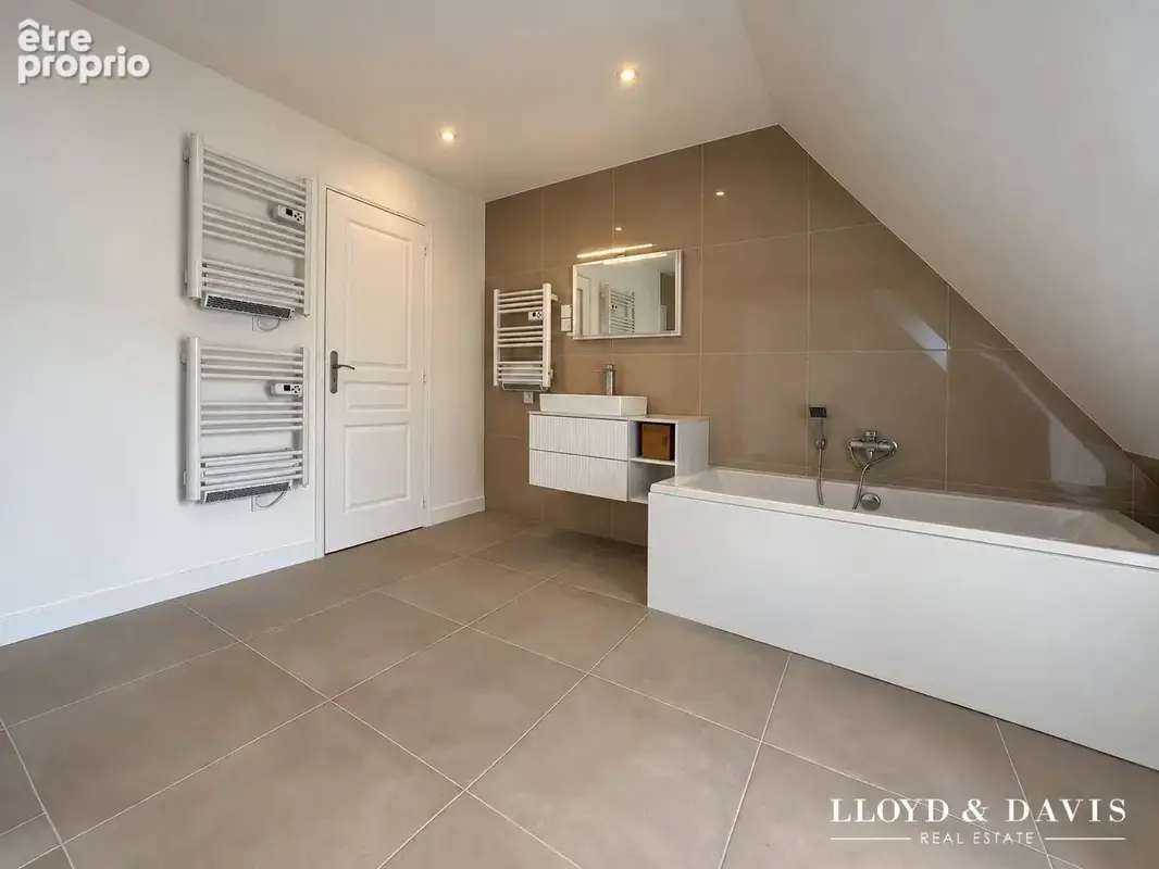 Appartement 4 pièces 106 m² à vendre à Mouy (60250) - photo 8
