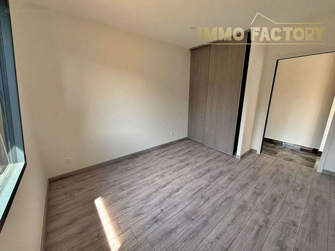 Maison plain-pied 5 pieces 125 m² saint-alban-les-eaux - photo 12