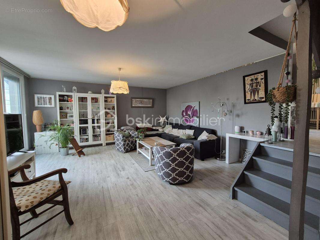 Appartement à COURCOURONNES