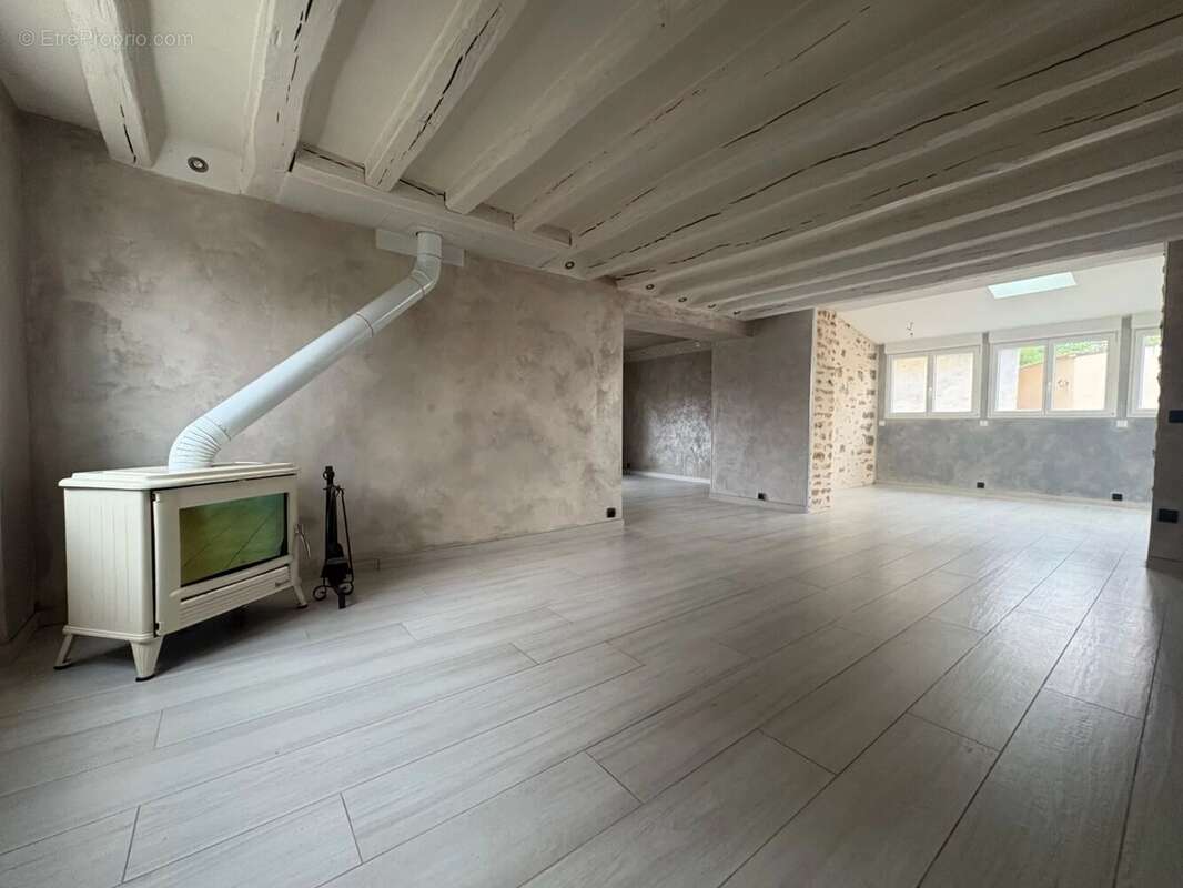 Maison avec dépendances - photo 2