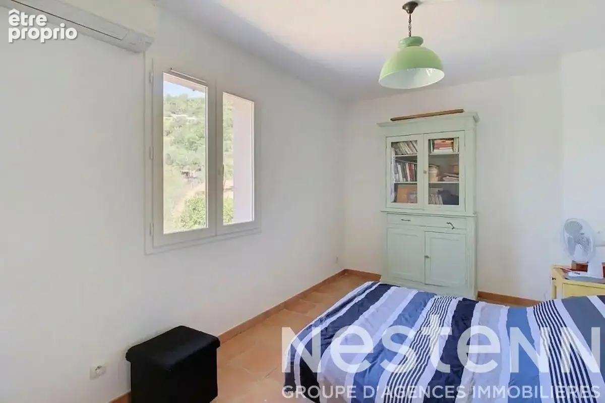 A VENDRE DRAGUIGNAN sur les hauteurs - Maison T5 4 chambres, piscine, terrain plat - photo 15