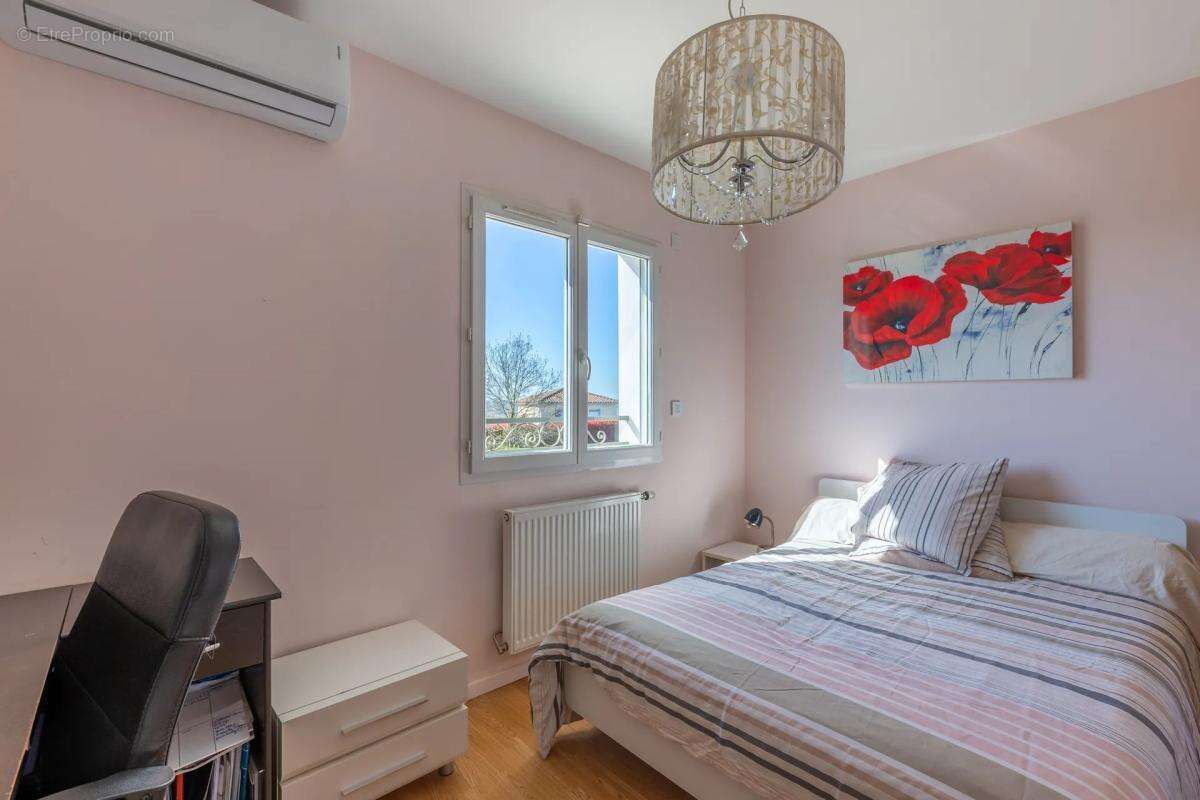 Maison à SAINT-BONNET-DE-MURE