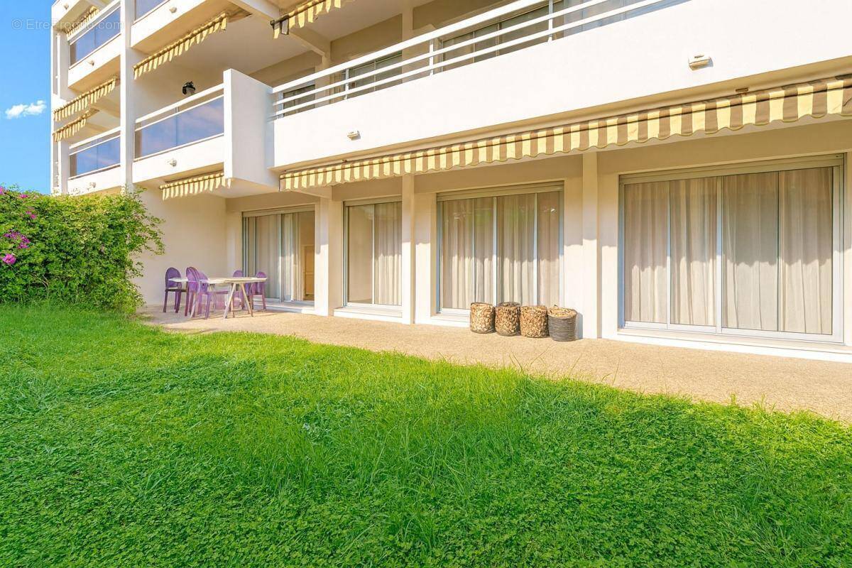 Appartement à LE CANNET