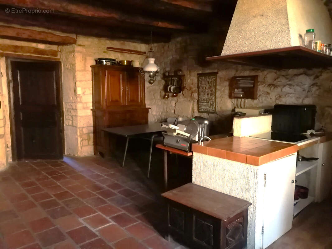 Maison à FRAUSSEILLES