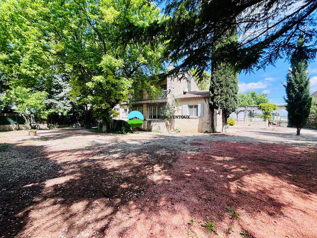 Maison à L&#039;ISLE-SUR-LA-SORGUE