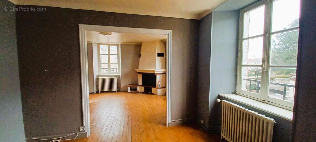 Appartement à RUYNES-EN-MARGERIDE