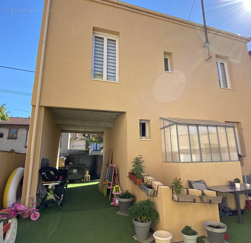 Maison à STAINS