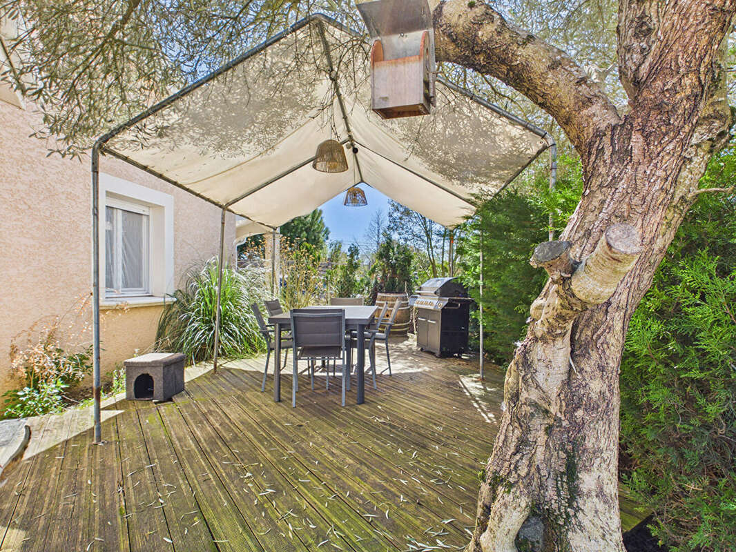 Maison à SAINT-BARTHELEMY-DE-VALS