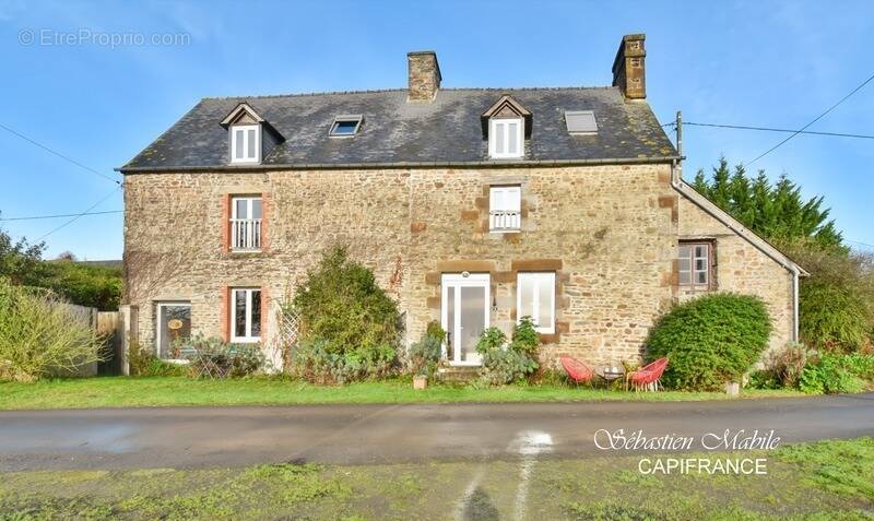 Maison à PLEINE-FOUGERES