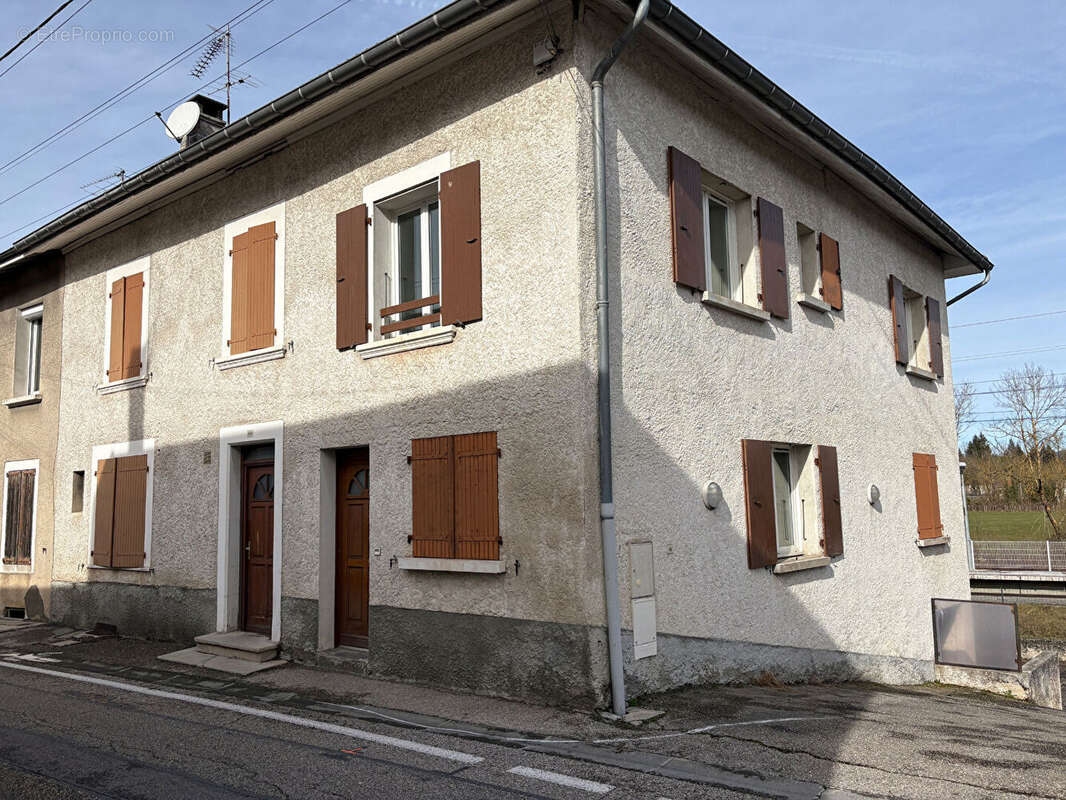 Appartement à BEAUCROISSANT