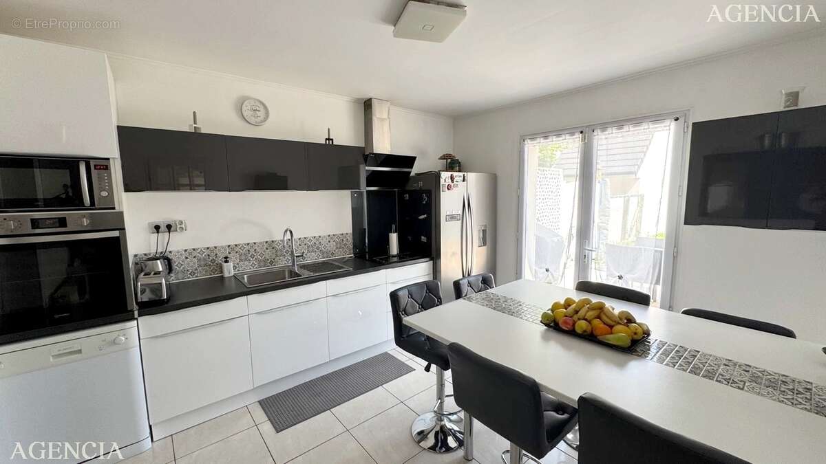 Maison à OZOIR-LA-FERRIERE