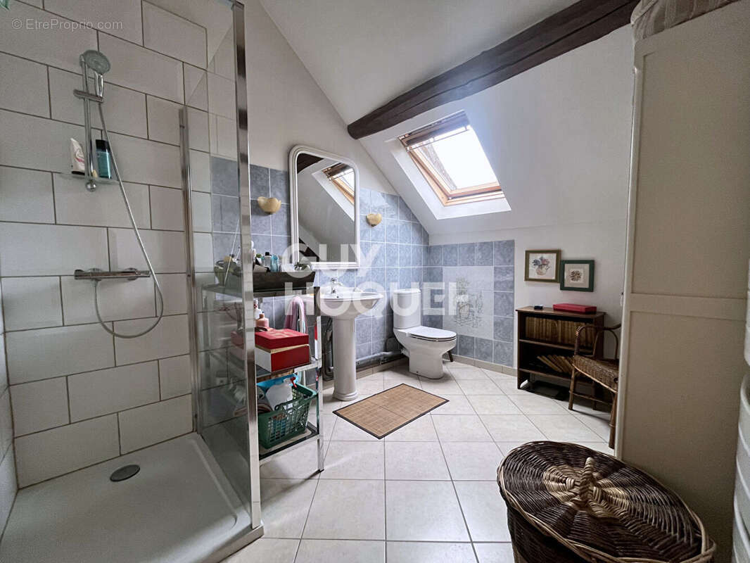 Maison à CHEMILLY-SUR-YONNE