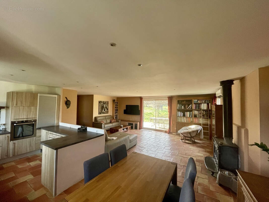 Maison à PLAN-DE-LA-TOUR