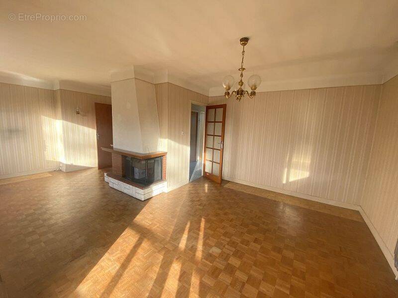 Maison à BRUGUIERES