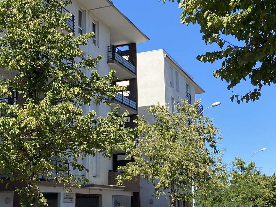 Appartement à DECINES-CHARPIEU