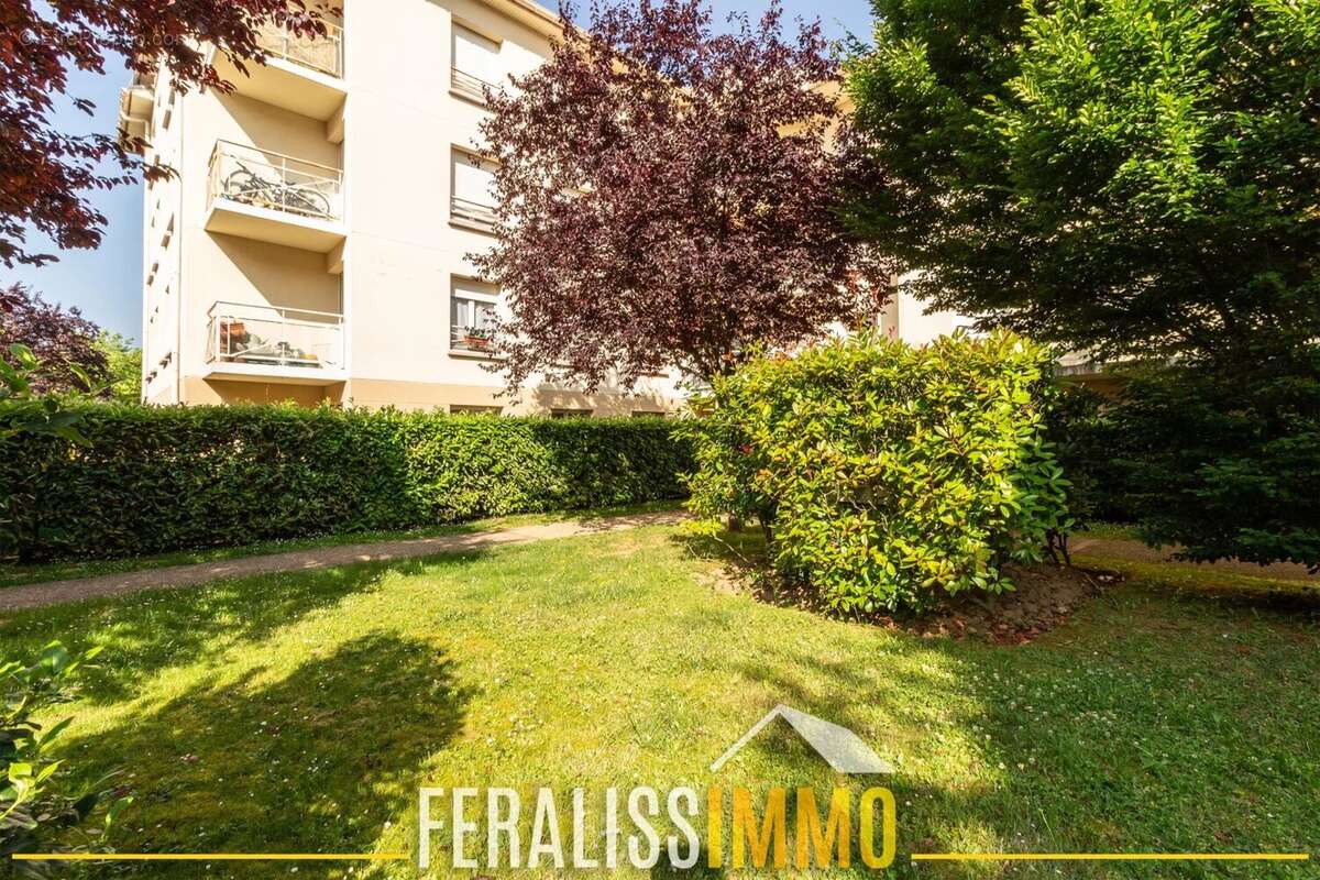 Appartement à JOUY-LE-MOUTIER