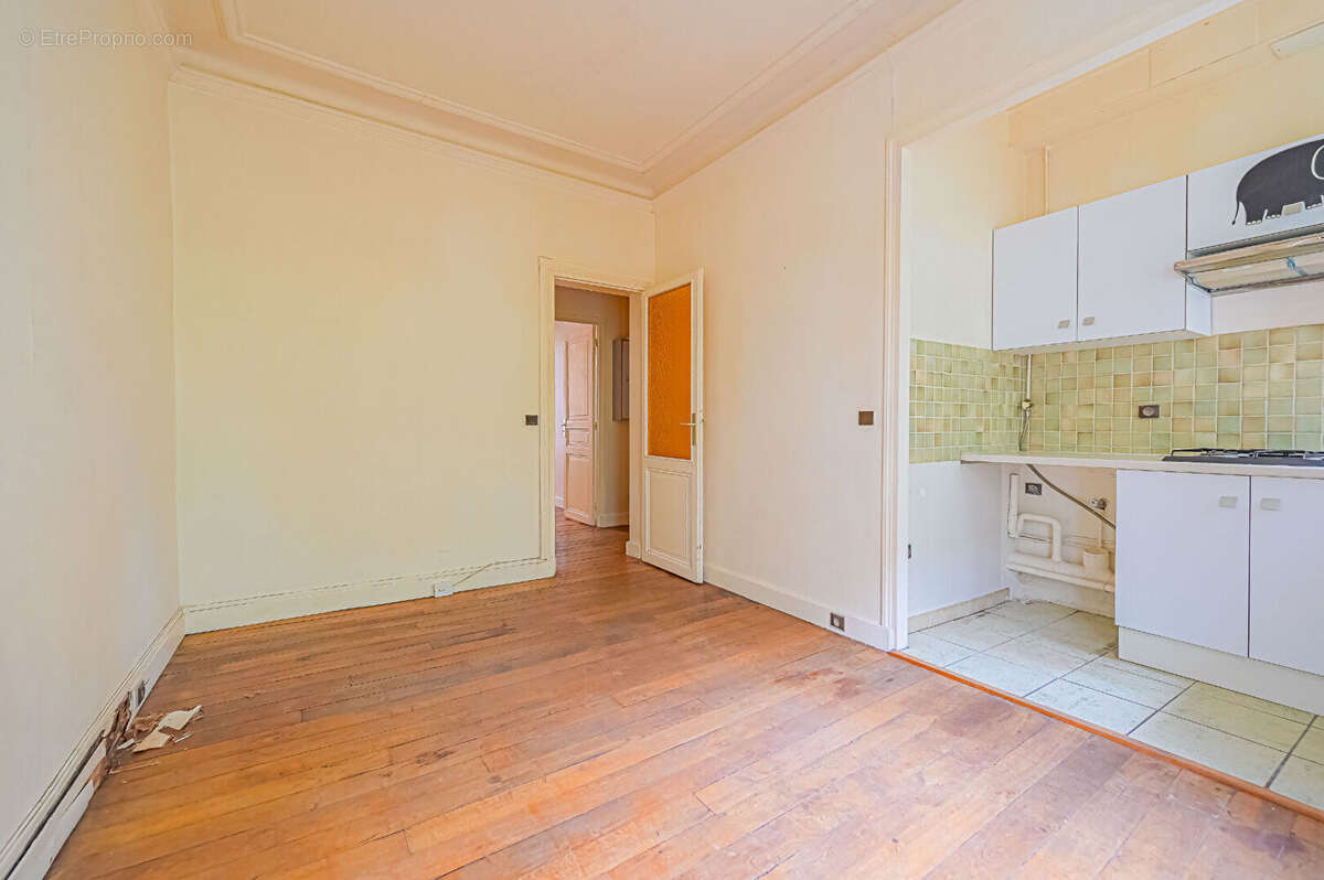Appartement à PARIS-18E