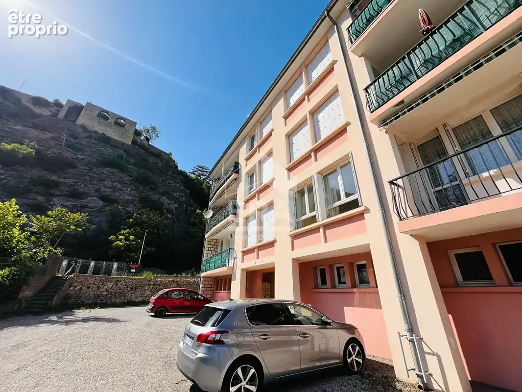 Appartement à PEYRUIS