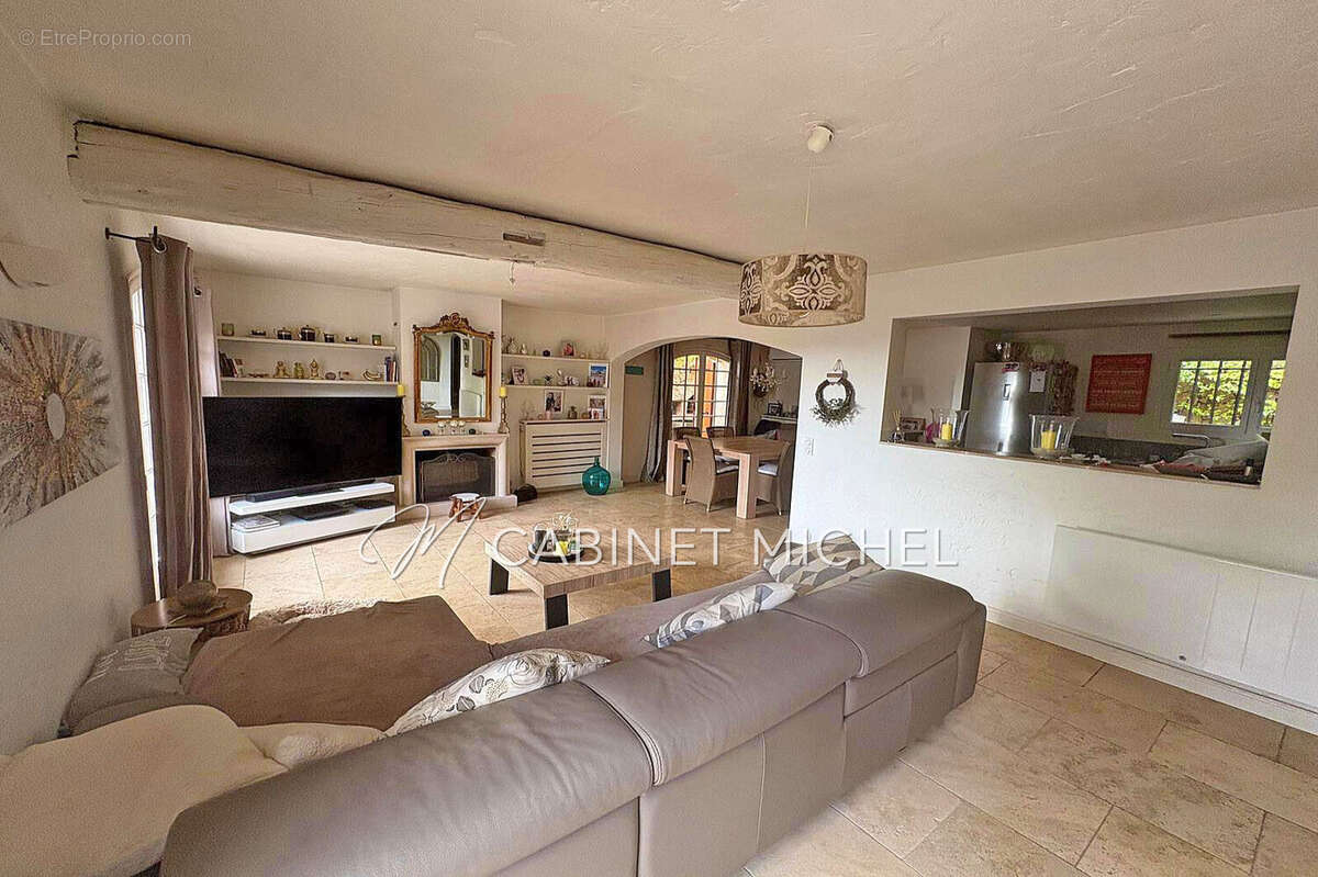 Maison 136 m² à Speracedes  - photo 2