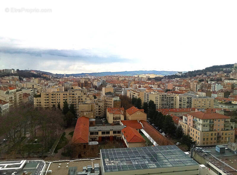 Appartement à SAINT-ETIENNE