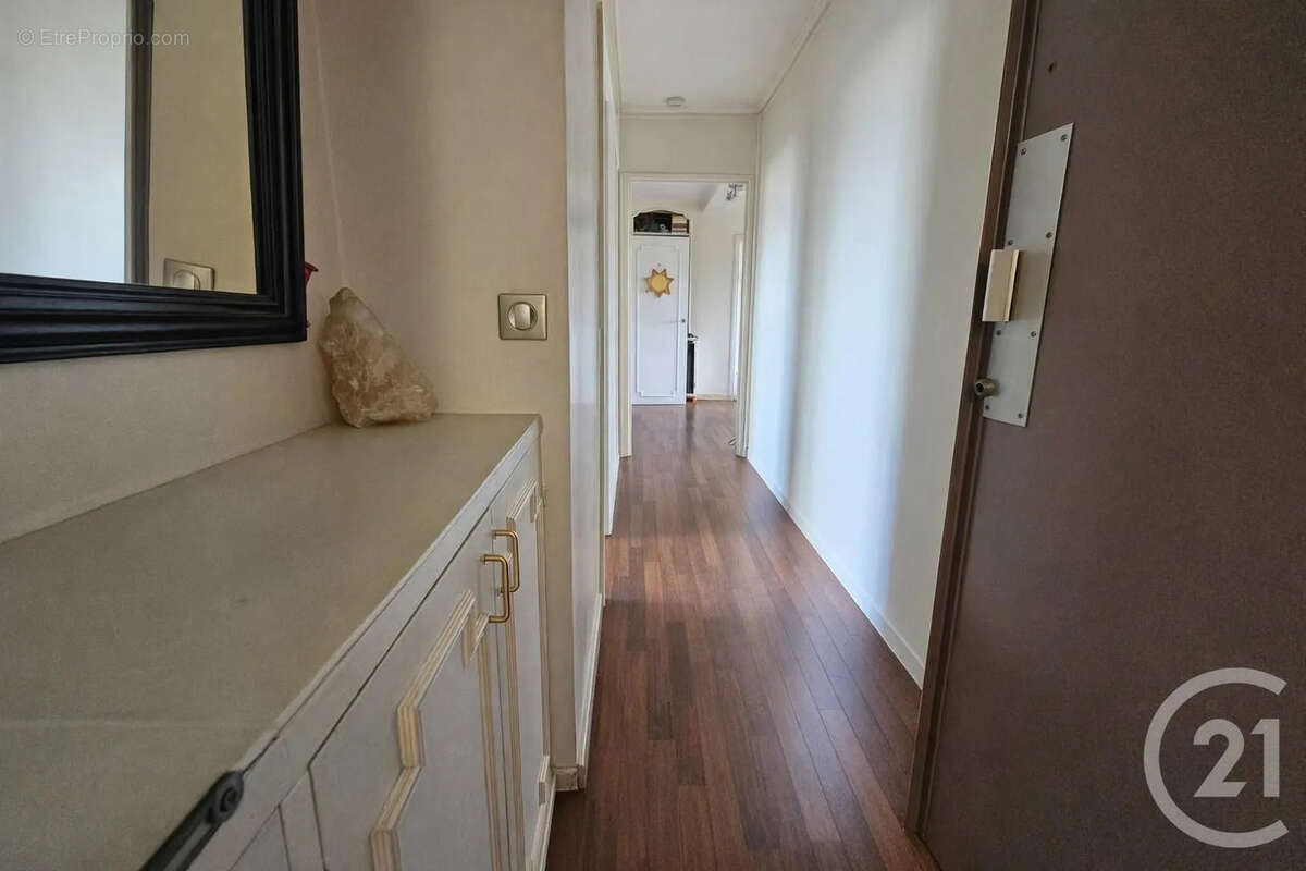 Appartement à SAINT-MAUR-DES-FOSSES