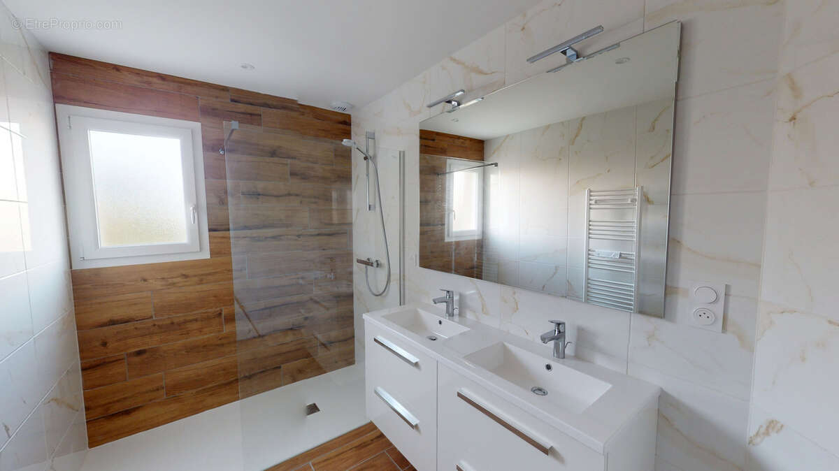 Maison à RIEUPEYROUX