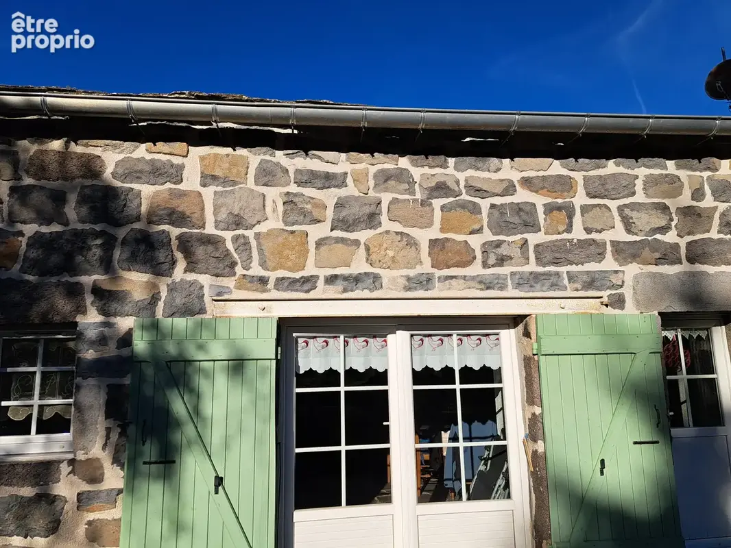 Ancienne petite chaumière au toit de lauzes sur 6000 m2 de terrain - photo 24