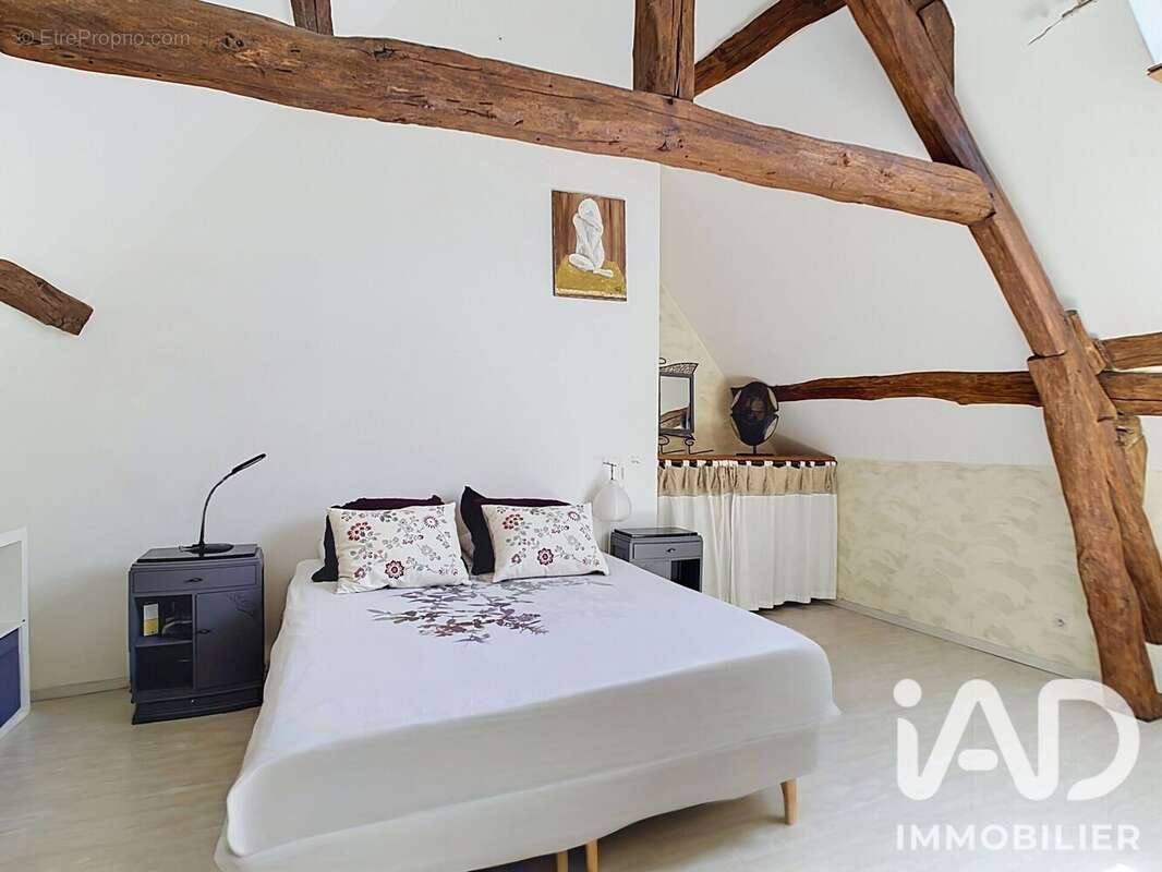 Maison 170 m² à Fontaine-La-Riviere  - photo 6