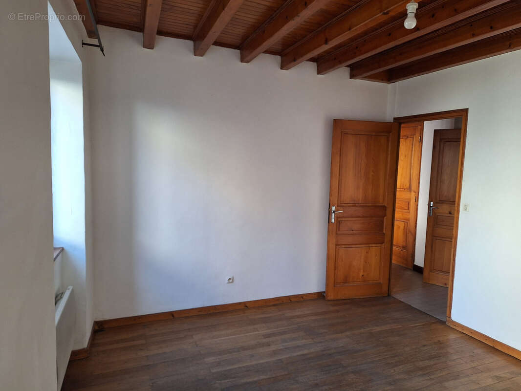 Maison à SAINT-JEAN-CHAMBRE