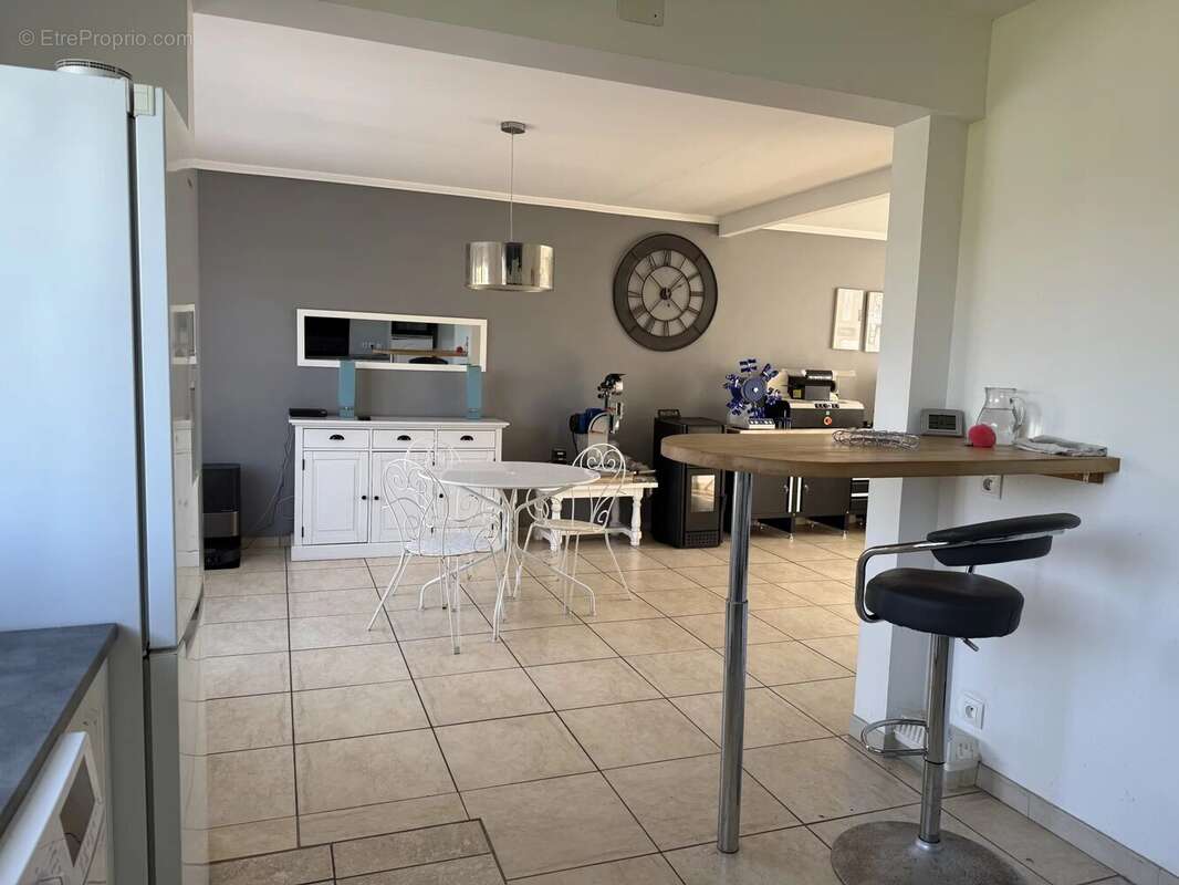 Maison à ONCY-SUR-ECOLE