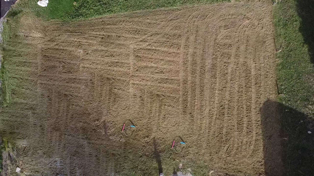 Terrain à SAINT-JEAN-DE-SIXT