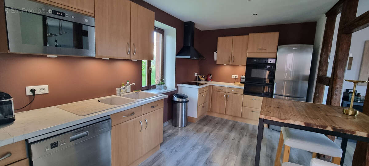 À vendre   Maison individuelle pleine de charme avec terrain et dépendances - photo 3