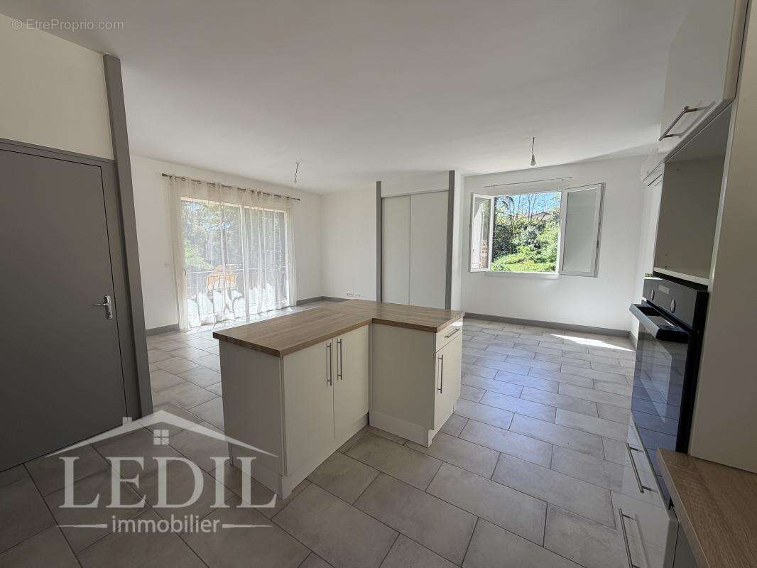 Maison de ville avec jardin, puits et garage - photo 6