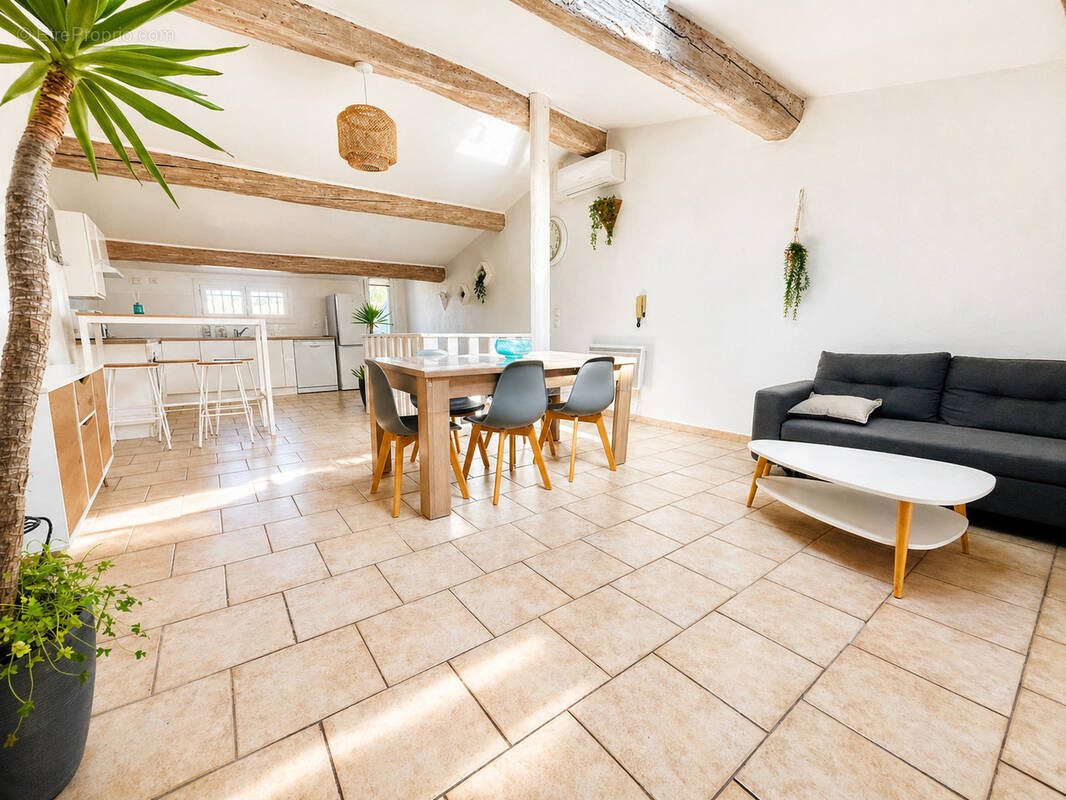 Appartement à SIX-FOURS-LES-PLAGES