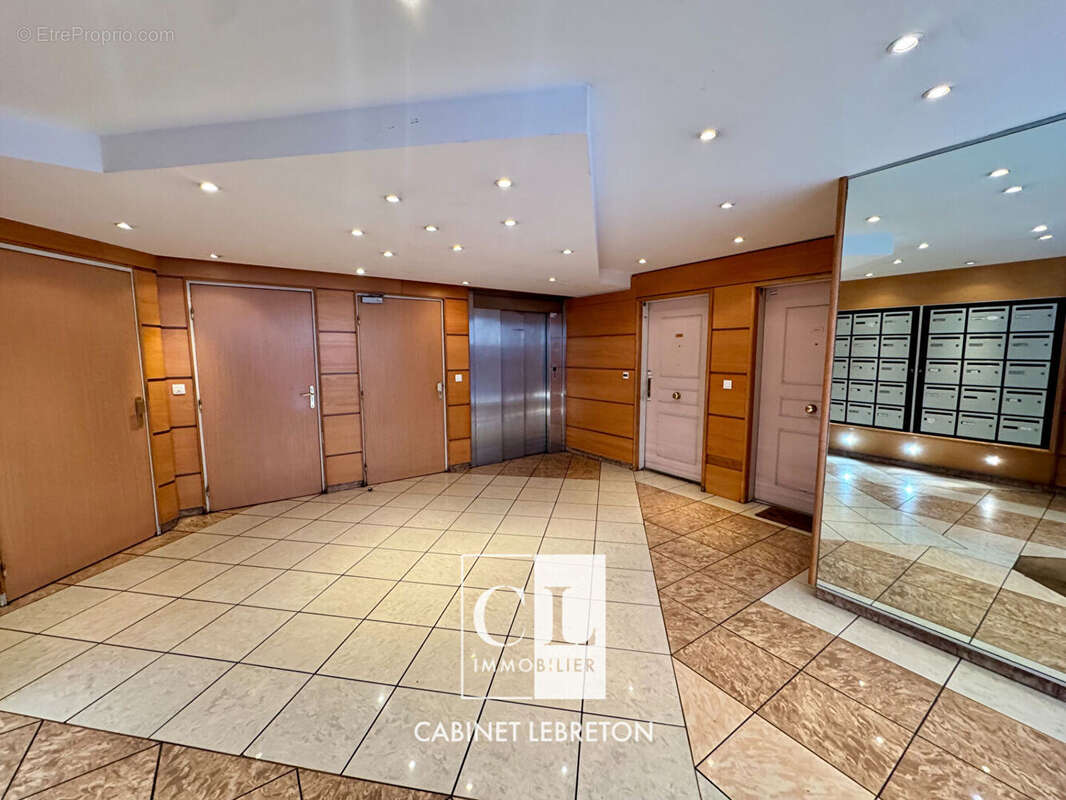 Appartement à MARSEILLE-6E