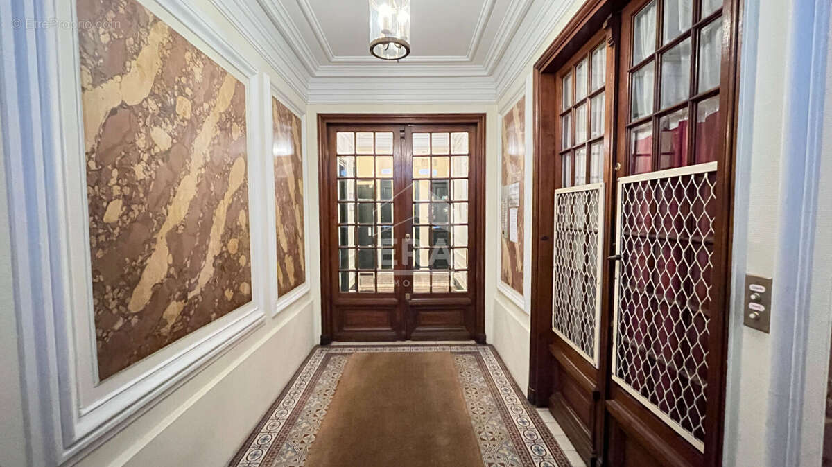 Appartement à PARIS-14E
