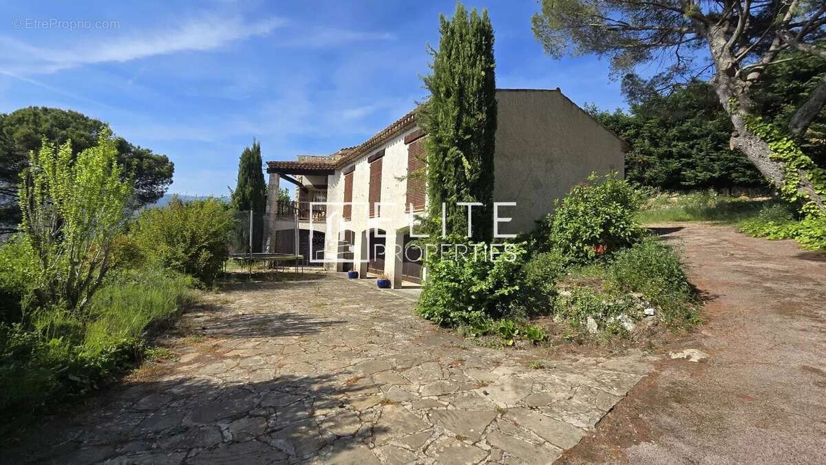 Maison à MOUANS-SARTOUX