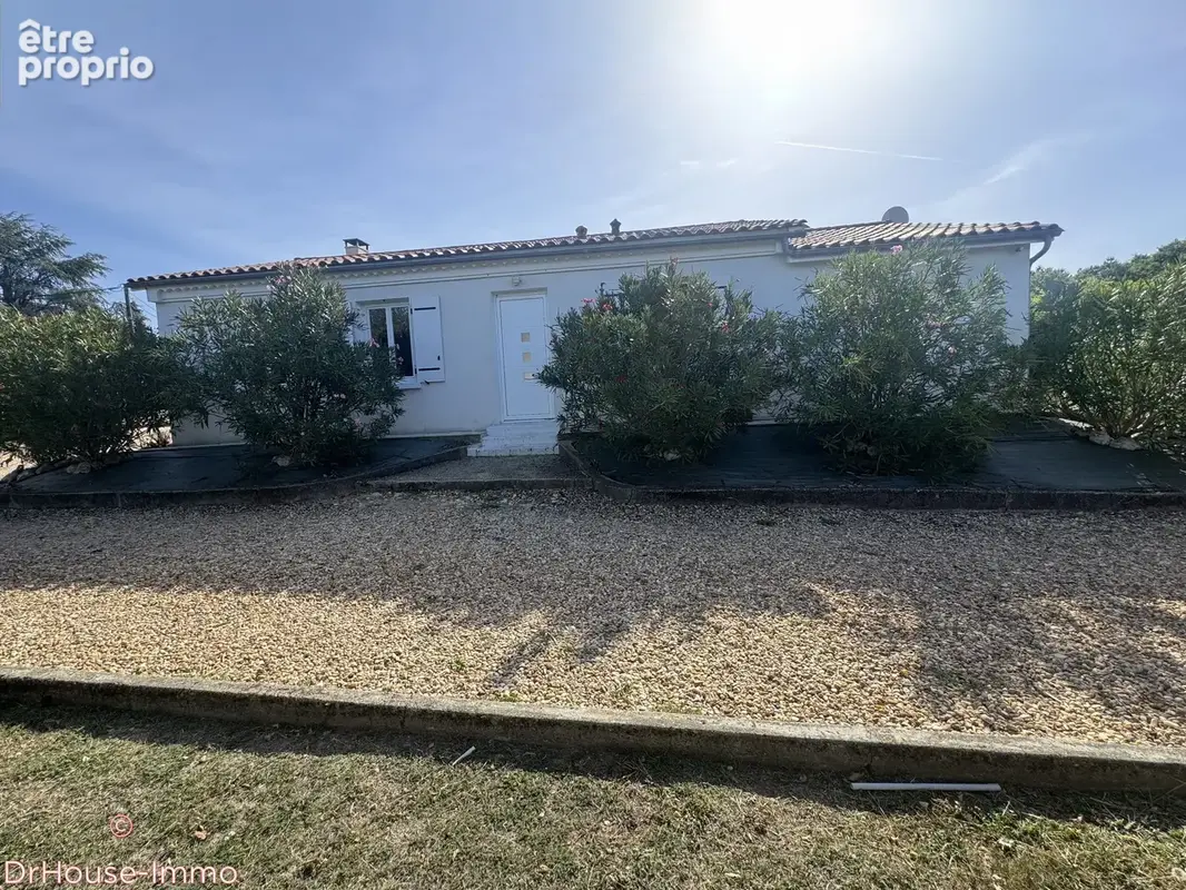Maison à MONTREM