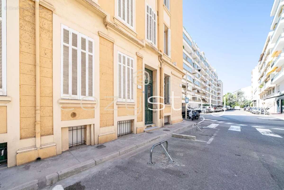 4 pièces en dernier étage, Cannes arrière Croisette - photo 9