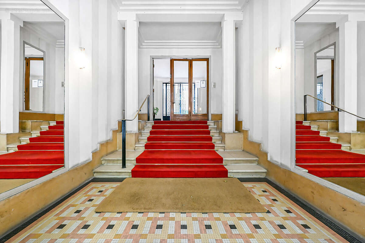 Appartement à PARIS-16E