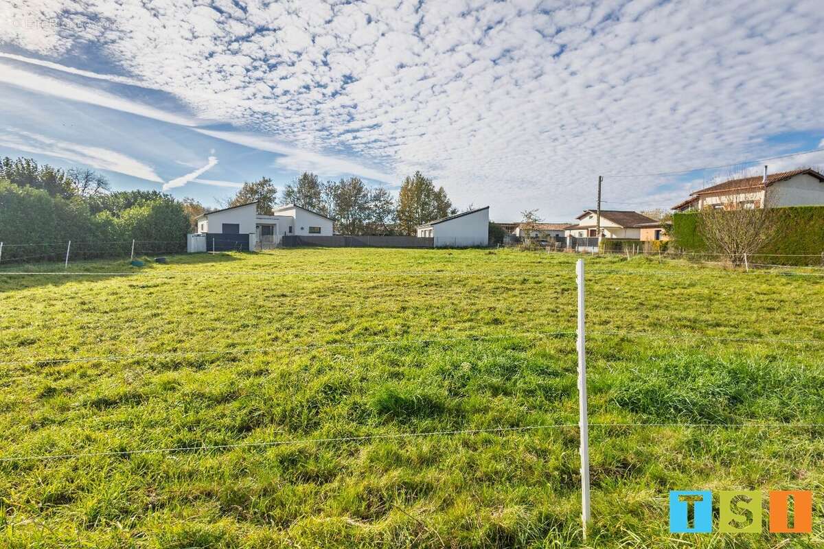 Terrain à SAINT-JULIEN-SUR-GARONNE