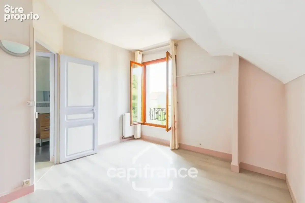 Vitry-sur-Seine-A vendre maison 5 pièces-jardin-terrasse-parcelle de 433m2-12mn à pied RER C et ligne 15-Parking - photo 14