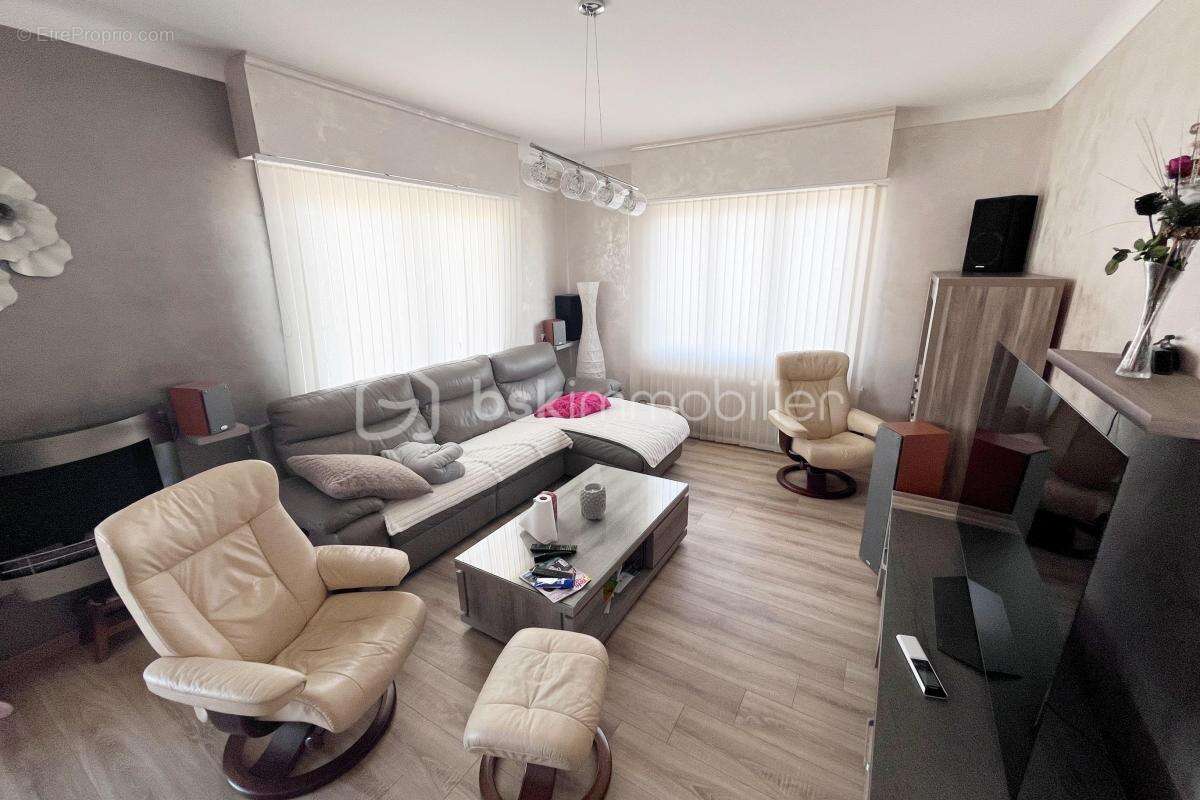 Appartement à LA ROCHE-SUR-FORON