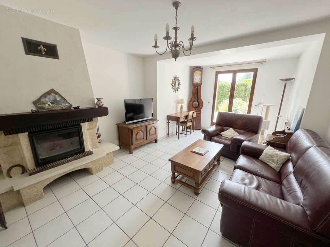 Maison à LA QUEUE-EN-BRIE