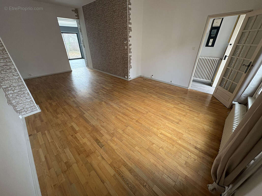 Maison à SAINT-QUENTIN