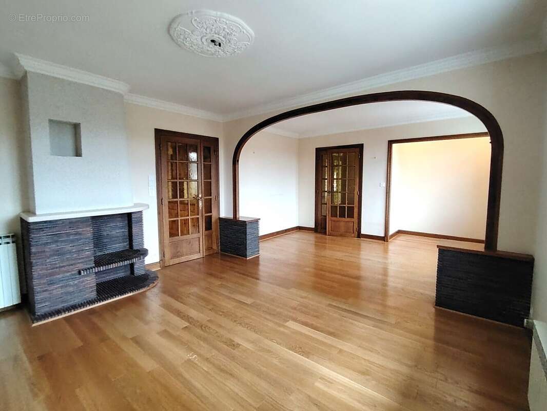 Maison à BUSSIERE-DUNOISE