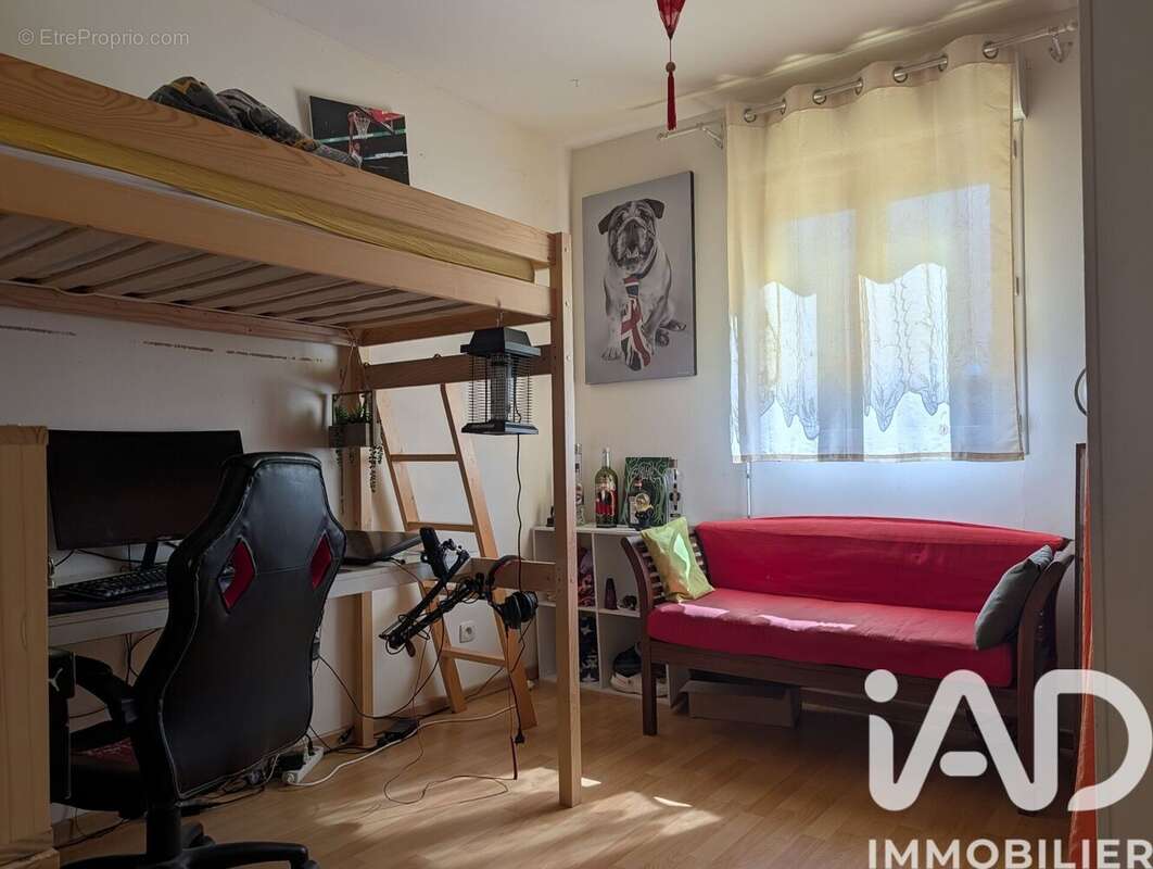 Maison 131 m² à Galapian  - photo 8