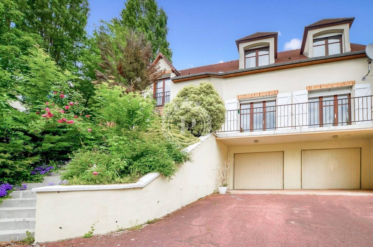 Maison à SAINT-LEU-LA-FORET